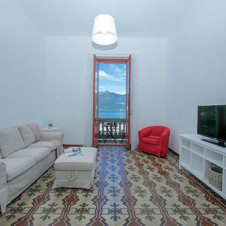 Residenza Oleandro Lake View Luino Center - Happy Rentals المظهر الخارجي الصورة