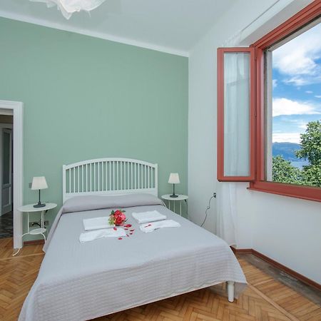 Residenza Oleandro Lake View Luino Center - Happy Rentals المظهر الخارجي الصورة
