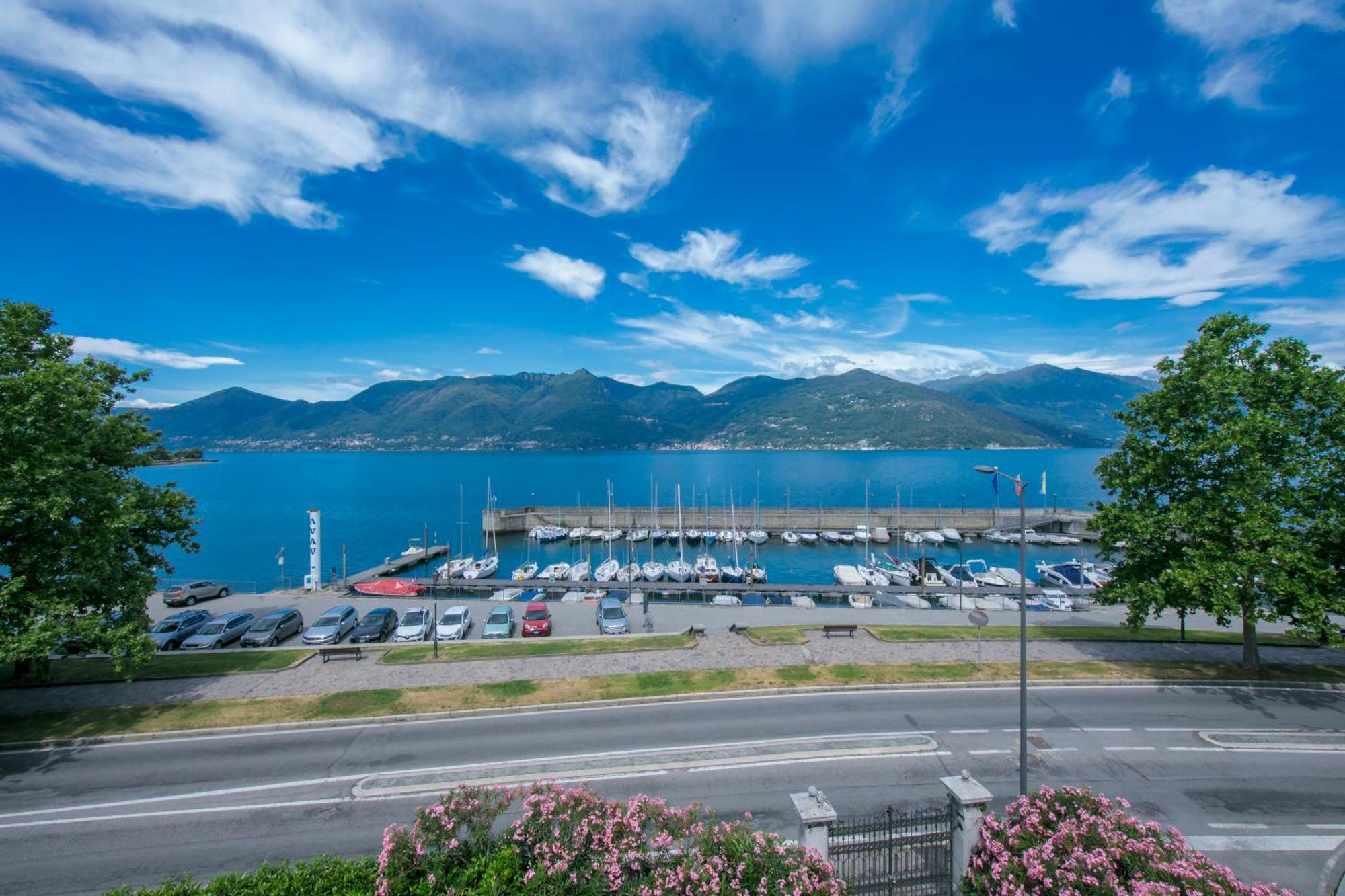 Residenza Oleandro Lake View Luino Center - Happy Rentals المظهر الخارجي الصورة
