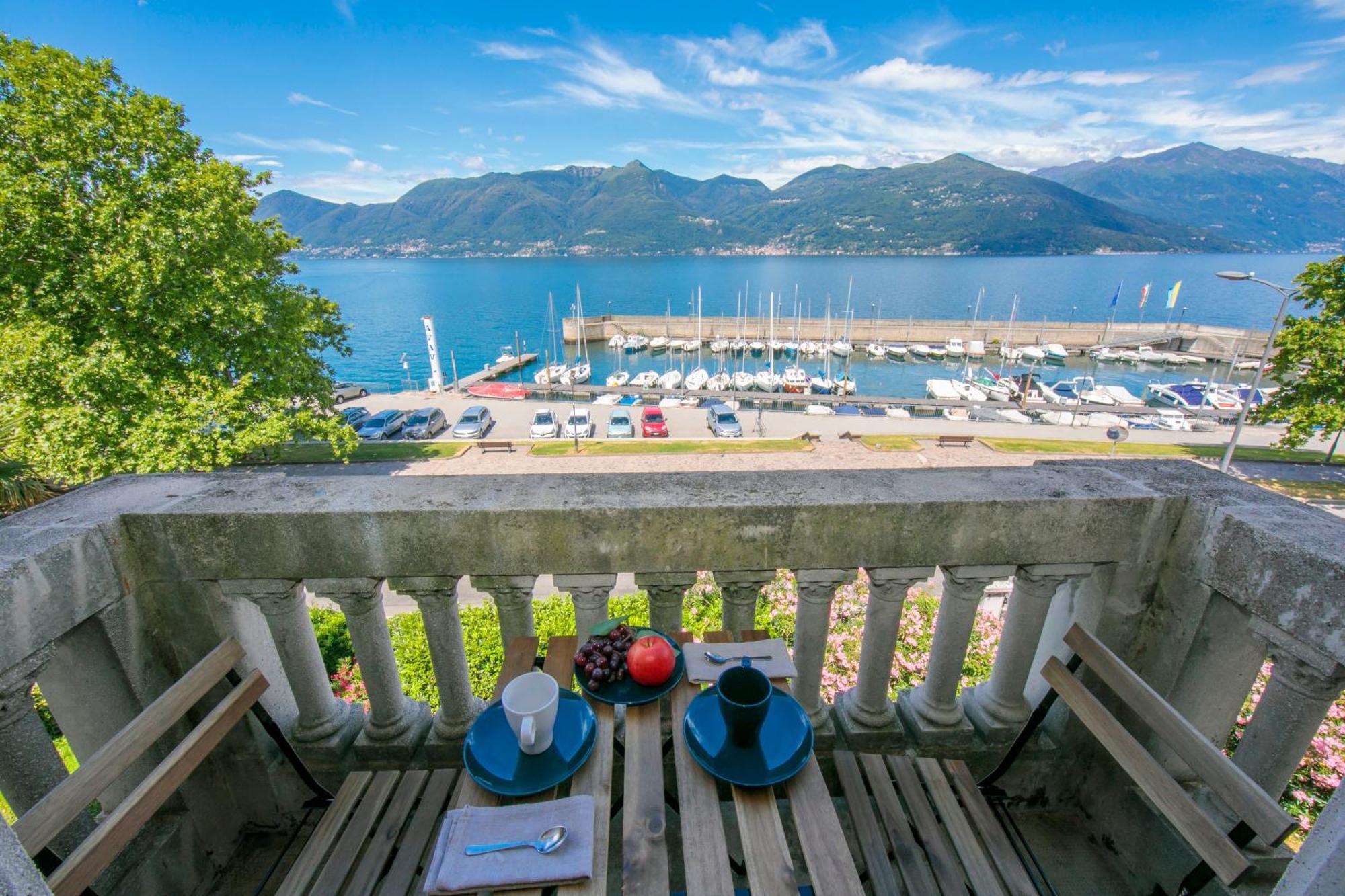 Residenza Oleandro Lake View Luino Center - Happy Rentals المظهر الخارجي الصورة