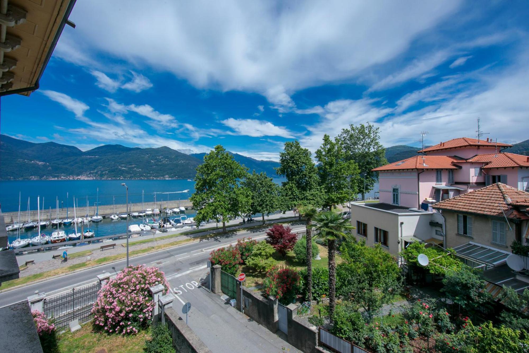 Residenza Oleandro Lake View Luino Center - Happy Rentals المظهر الخارجي الصورة